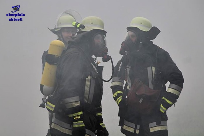 Feuerwehr im Einsatz Polizei Oberpfalz